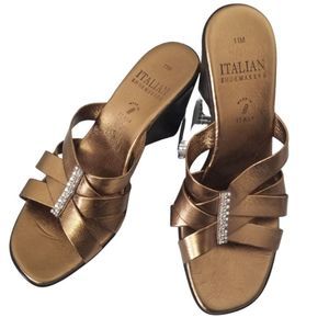 Italian Shoemakers wedge sandals 11M. (C2b1-7)